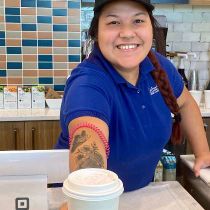 Foto de Ecumen de: Service with a smile!