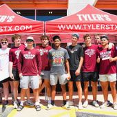 Foto de Tylers de: Fundraiser for Dragon Football at TYLER'S Round Rock