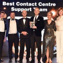 Foto de Ascensos de: #theAteam receiving our 'Best Contact Centre Support Team' at the European Customer Centre &amp; Customer Service Awards 2018!