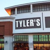 Foto de Tylers de: TYLER'S Dallas storefront
