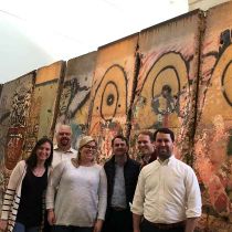 Foto de ABS Group de: Team training that we held at the Newseum in front of a section of the Berlin Wall