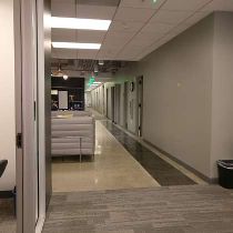 Foto de Wikimedia Foundation de: Hallway