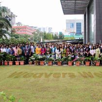 Foto de Weavers Web Solutions de: We Didn't Fit In, Thus We Stand Out