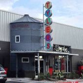 Foto de Tylers de: TYLER'S Woodlands storefront